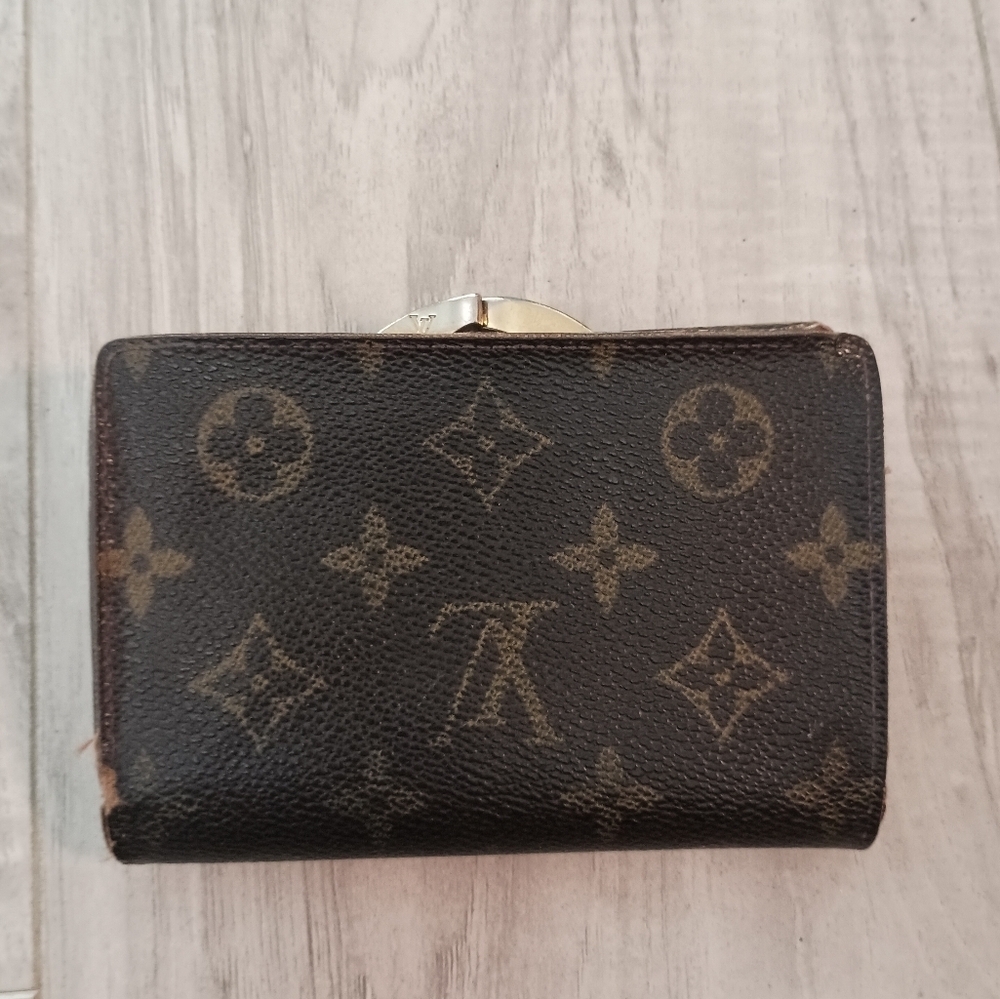 Louis Vuitton Monogram Kisslock Wallet - Picture 2 of 15